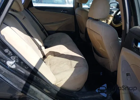 2013 Hyundai Sonata Gls z USA, uszkodzony, nr VIN 5NPEB4AC4DH555753